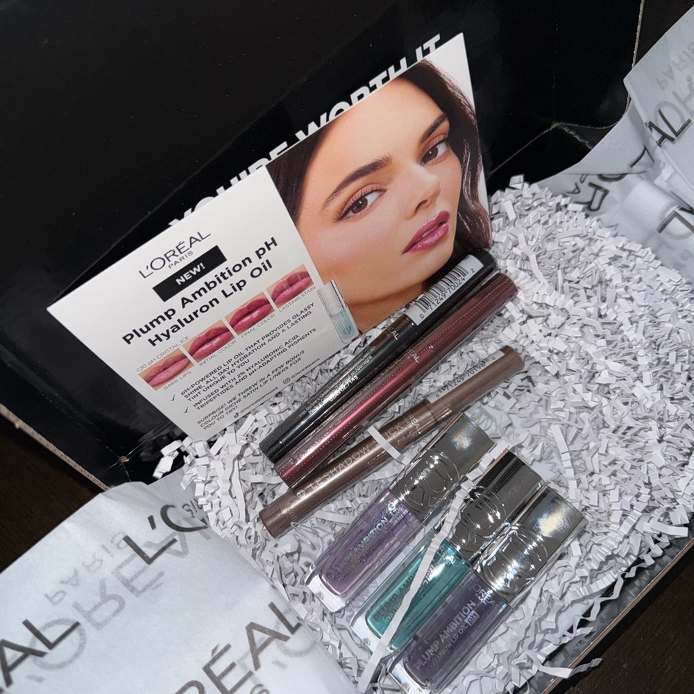 L'Oreal Plump Ambition Lip Oil bundle - Pink, Purple, Brown